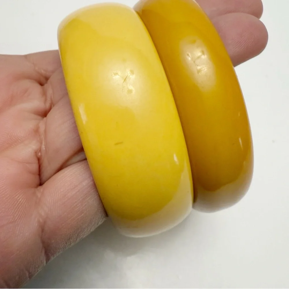 Vintage Set of 2 Butterscotch Yellow Bakelite Bangle Bracelets TESTED